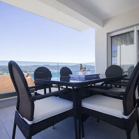 Apartment Paradise Lux